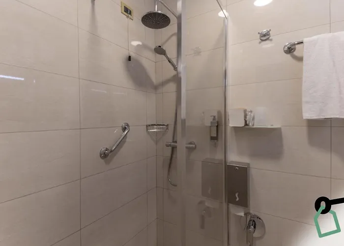 מלון Hotiday Collection - Porta Pia 4*